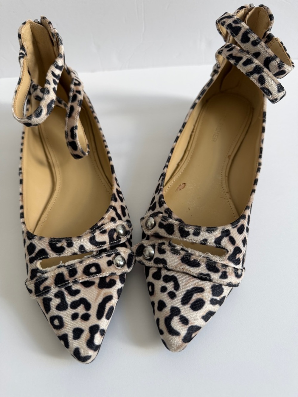 Marc Fisher Leopard Pointed Toe Ankle Strap Flats Size 7.5M Stud Detail